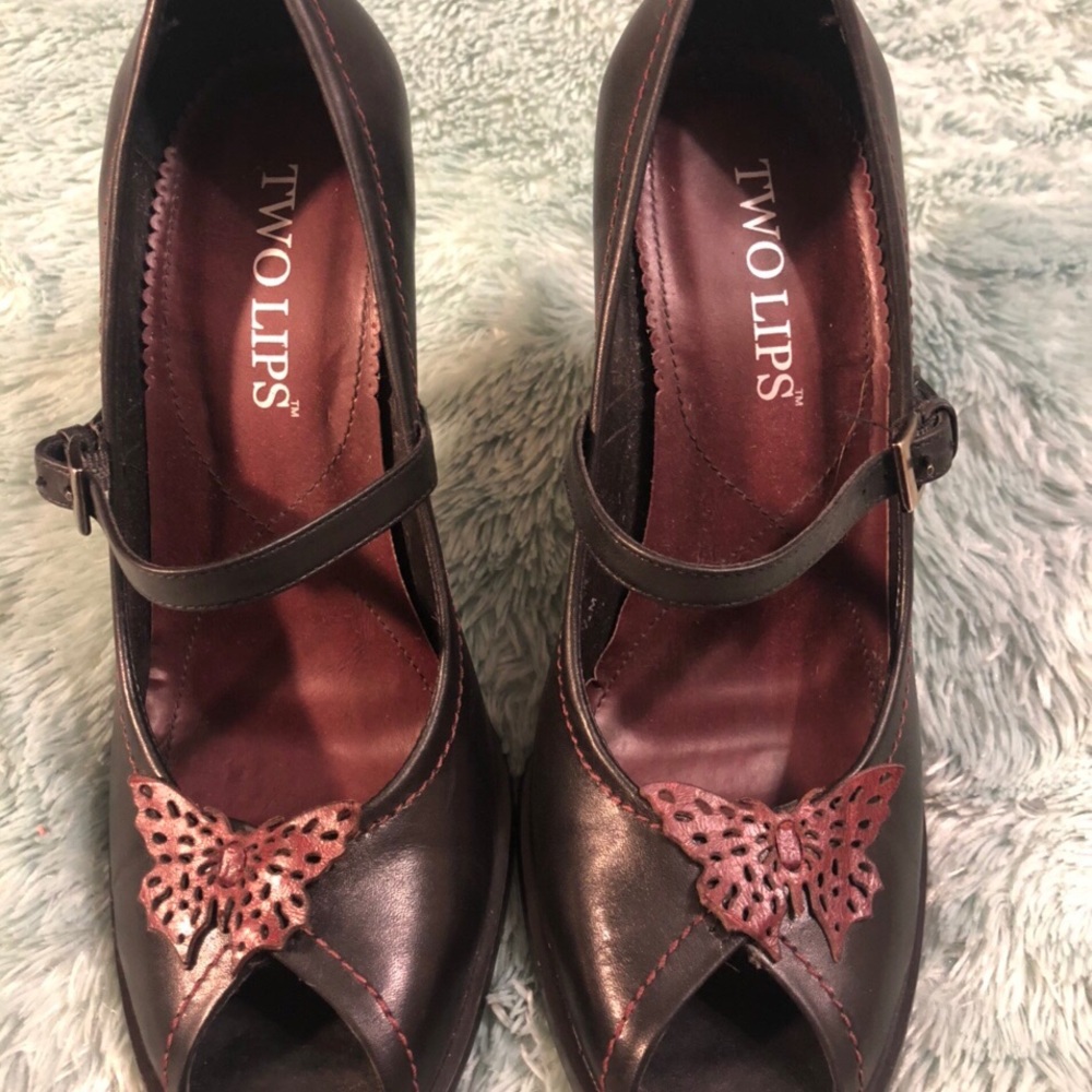 Vintage two lips heels size 8